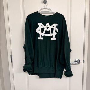 Oversized sweatshirt in excellent condition!